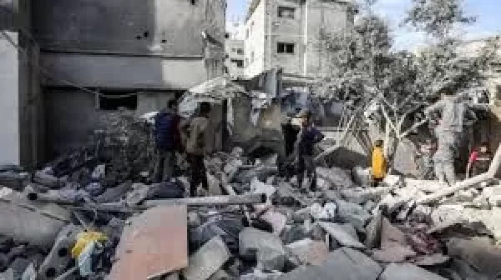 استشهاد 52 فلسطينيا في غارات إسرائيلية على غزة.. ونتنياهو يسحب وفد التفاوض