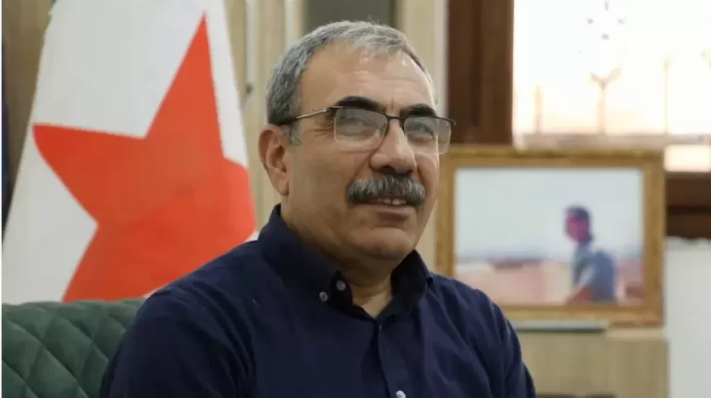 الأكراد ودمشق.. مفاوضات الإدارة الذاتية في ظل معارضة مركزية وتعقيدات إقليمية