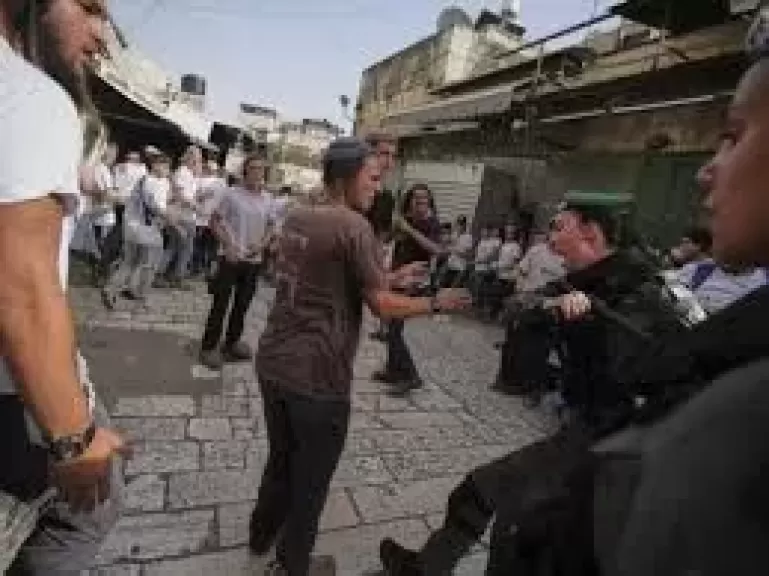 «الموت للعرب».. هتافات متطرفة في مسيرة بالقدس وبن غفير يطالب بإتاحة الصلاة في باحة «الأقصى»