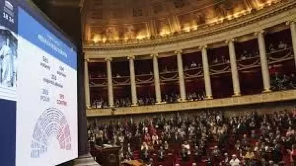 البرلمان الفرنسي يصوت لصالح «حق الموت» بمساعدة الغير.. تعرف على التفاصيل