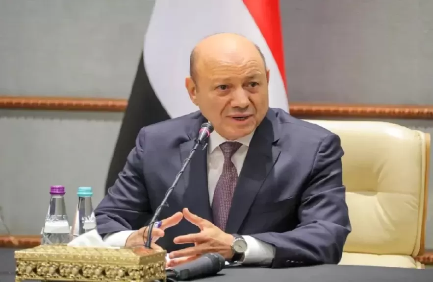 رئيس المجلس الرئاسي اليمني يشيد بدور روسيا في دعم بلاده