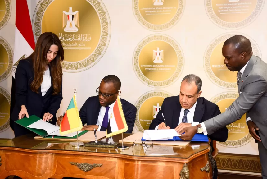 وزير الخارجية المصري يجرى مشاورات سياسية مع نظيره في بنين