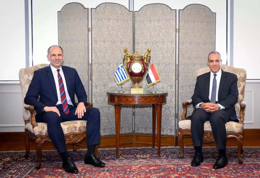 وزير الخارجية المصري يستقبل نظيره اليوناني لبحث الملفات المشتركة