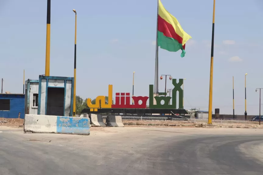 الإدارة الذاتية في دمشق.. بين حلم اللامركزية وواقع المركزية.. مفاوضات شاقة على طريق الدمج السوري