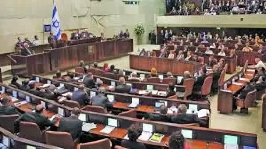 نتنياهو ينجو من الفخ مؤقتاً.. الكنيست الإسرائيلي يصوت ضد حل نفسه