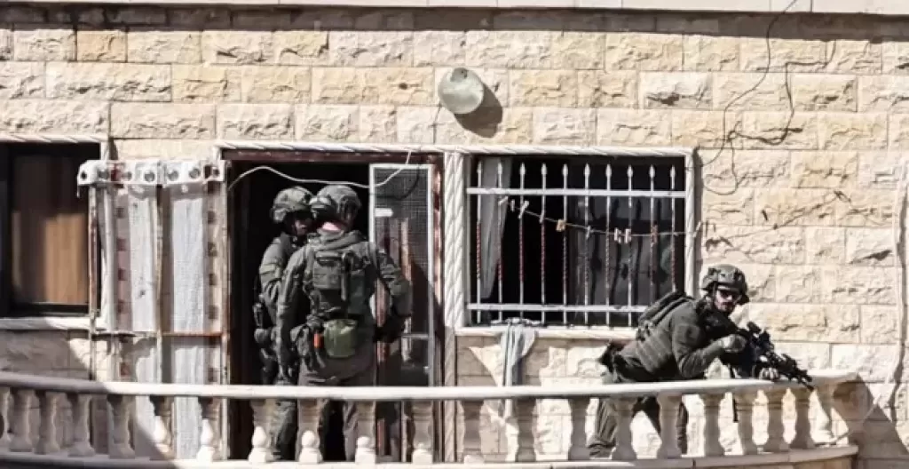 جنين تحت القمع.. الاحتلال الإسرائيلي يحوّل منازل المدنيين إلى ثكنات عسكرية ويدفع باتجاه تهجير قسري
