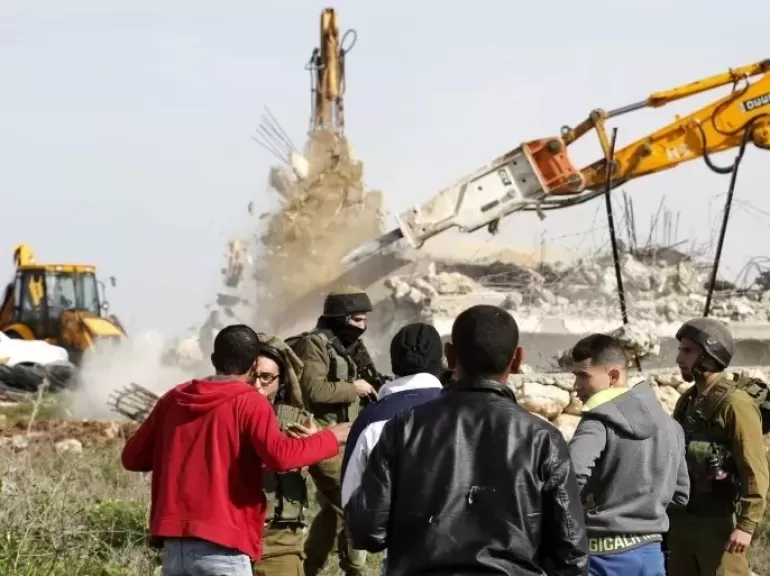 جيش الاحتلال يعلن مقتل جندي بقطاع غزة.. واستمرار هدم البيوت في الضفة الغربية