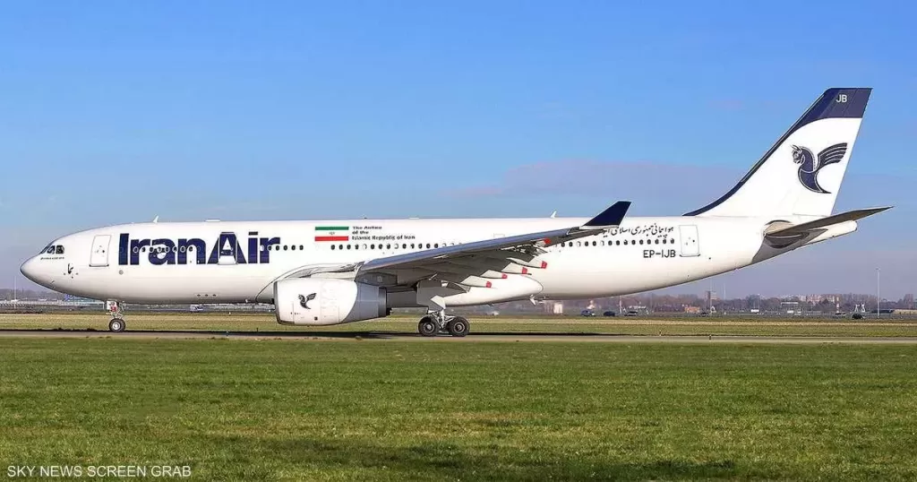 إيران تقرر فتح مجالها الجوي بشرط