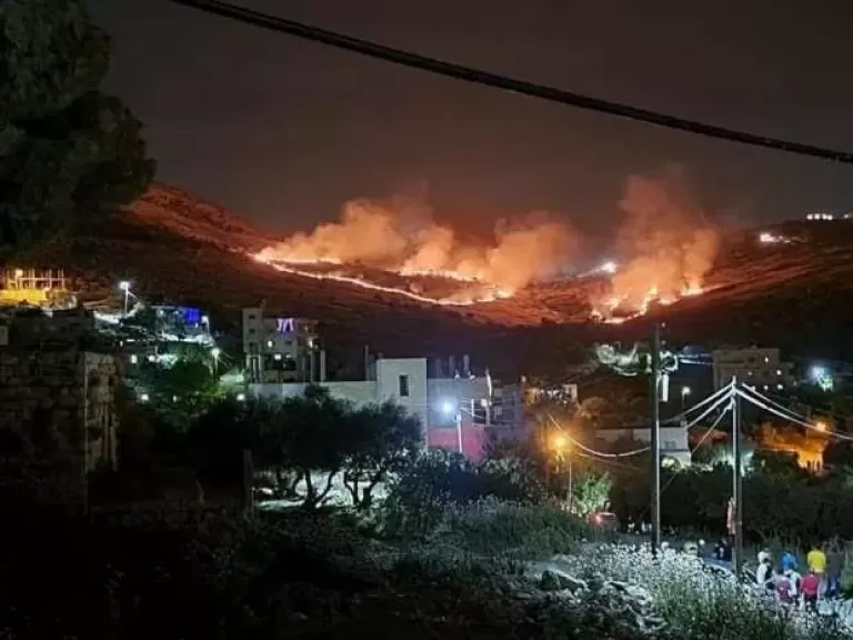 حريق هائل خلف جبل القاهر في سوريا