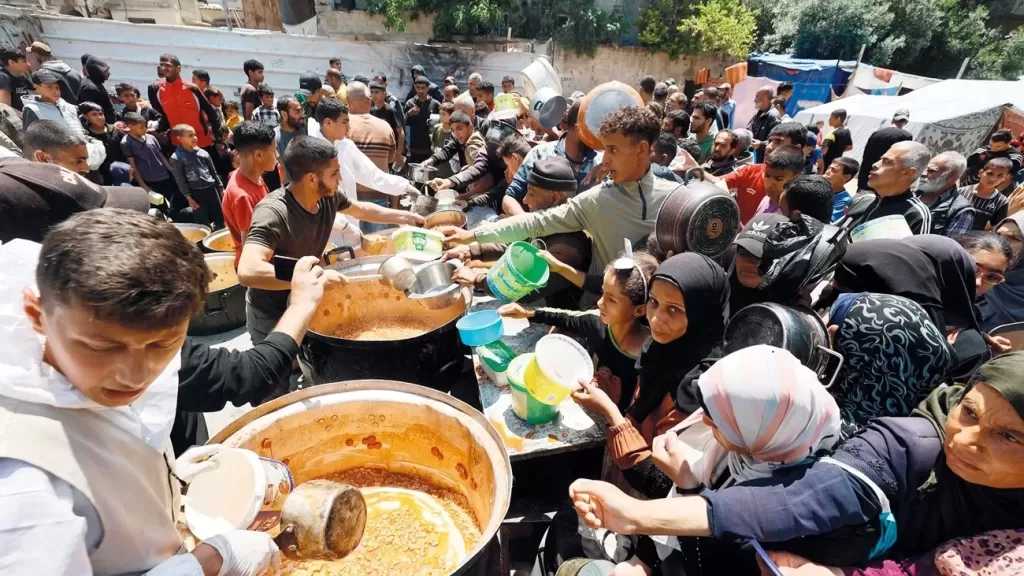 التعاون الإسلامي تحذر من تجويع وتدمير غزة